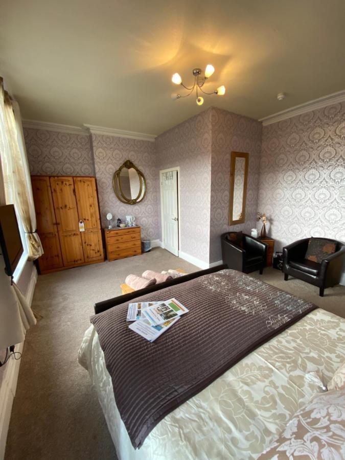 The Fairmile Bed and Breakfast Lytham St Annes Buitenkant foto