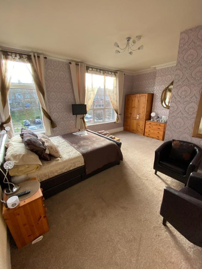 The Fairmile Bed and Breakfast Lytham St Annes Buitenkant foto