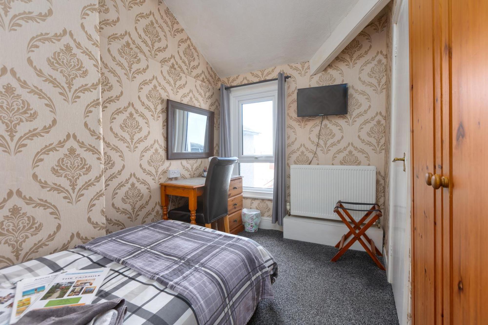 The Fairmile Bed and Breakfast Lytham St Annes Buitenkant foto