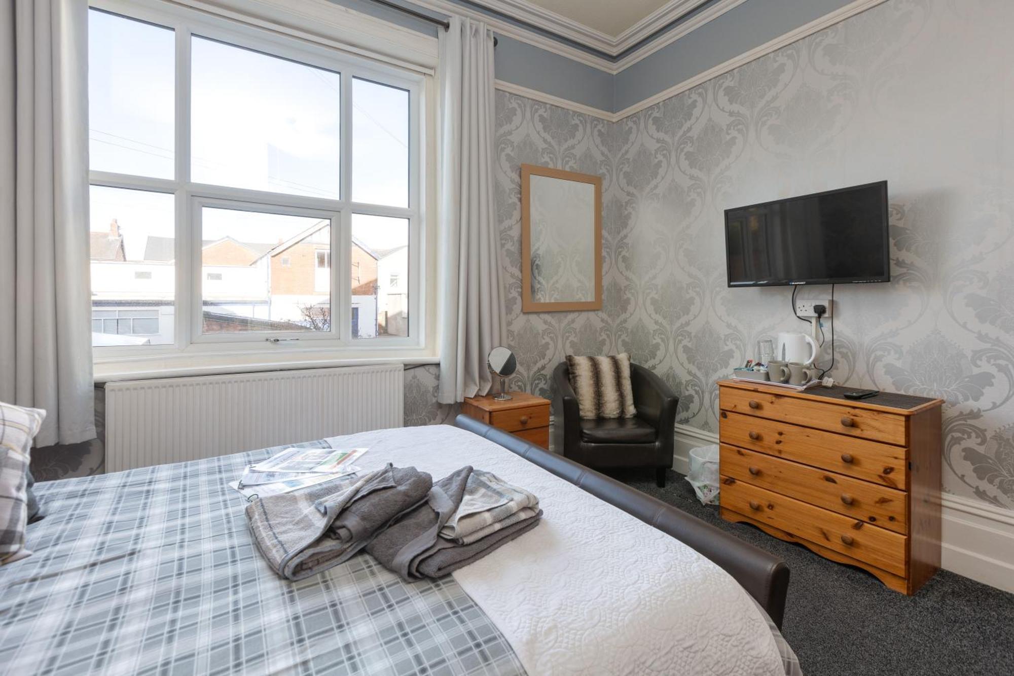 The Fairmile Bed and Breakfast Lytham St Annes Buitenkant foto