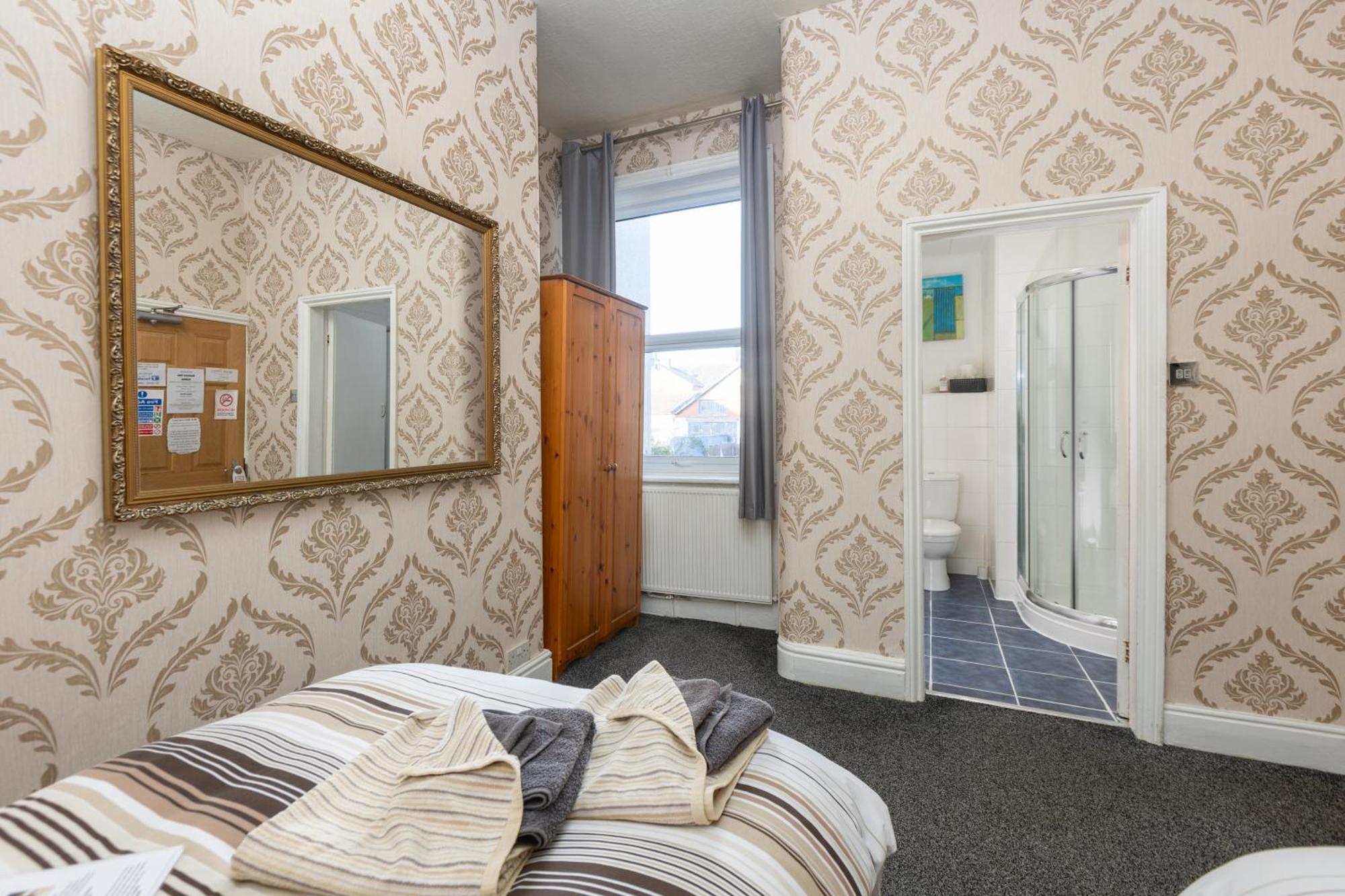 The Fairmile Bed and Breakfast Lytham St Annes Buitenkant foto
